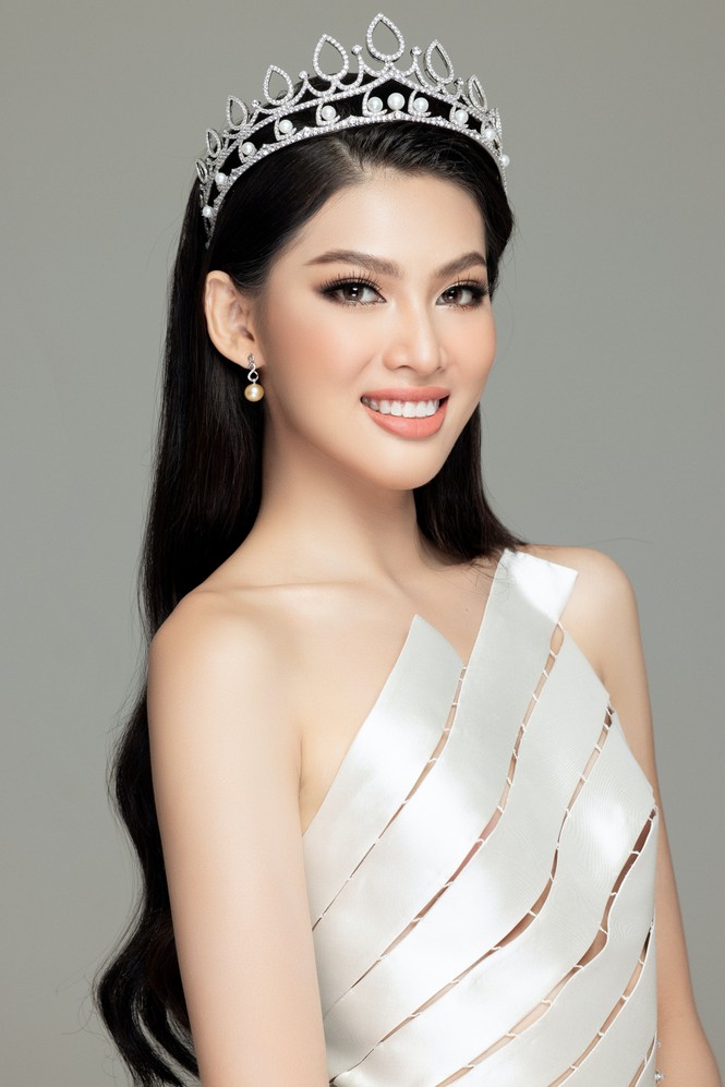 Cô được đánh giá là hoa hậu sở hữu thân hình đẹp nhất Việt Nam