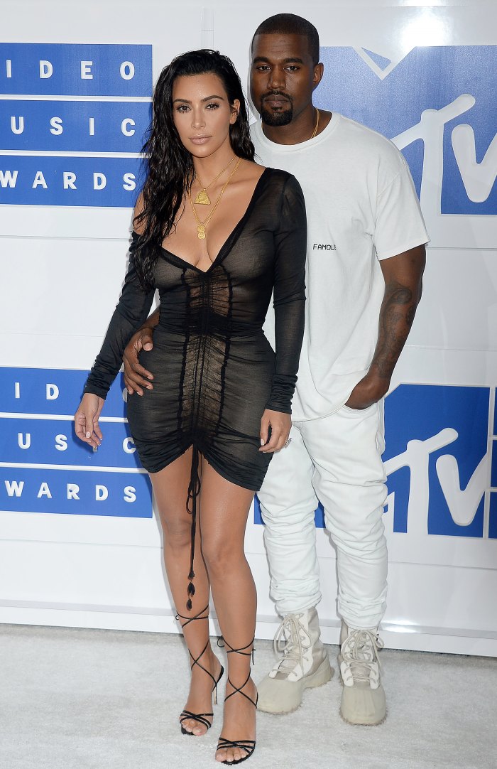 Nhìn lại khoảnh khắc thời trang sẽ không bao giờ có lại của Kim Kardashian và Kanye West - Ảnh 5