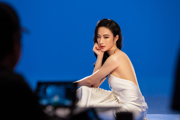 Angela Phương Trinh khoe vóc dáng hững hờ, dân tình ngợi khen như nữ thần