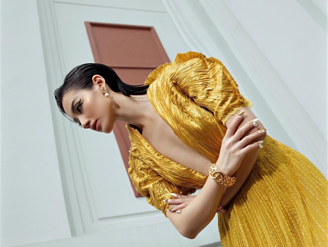 Cô em Trendy Khánh Linh chơi
