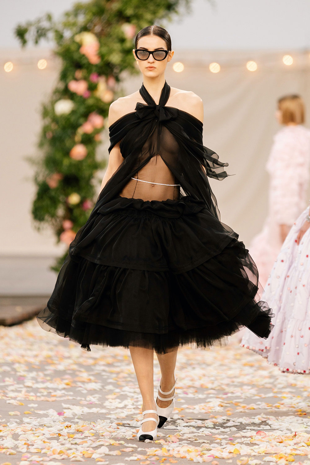 Chanel Haute Couture Xuân Hè 2021: Một Chanel không phô trương dưới thời Virginie Viard - Ảnh 8