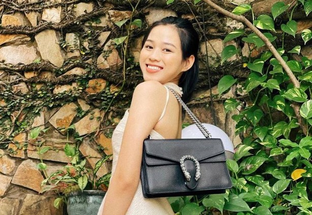 Túi hàng hiệu 62 triệu vào tay Đỗ Thị Hà cũng nhìn như túi