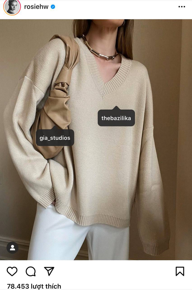 Cựu thiên thần Victoria's Secret Rosie Huntington-Whiteley đã chia sẻ outfit khi đeo chiếc túi Croissant đình đám của Lâm Gia Khang. Cô còn tag tên thương hiệu của anh trong bài đăng của mình