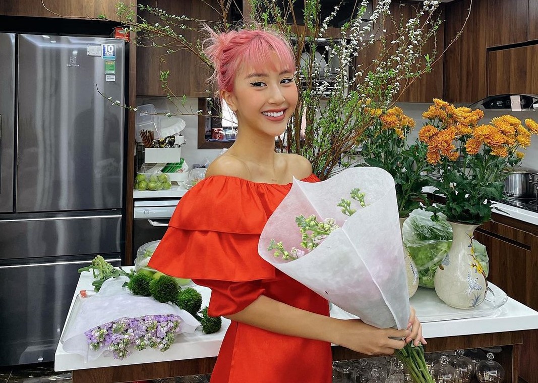 Chiều 30 tết của 4 fashionista Việt Nam: người ăn vật xuề xoà, người lên đồ sang xịn hết nấc 