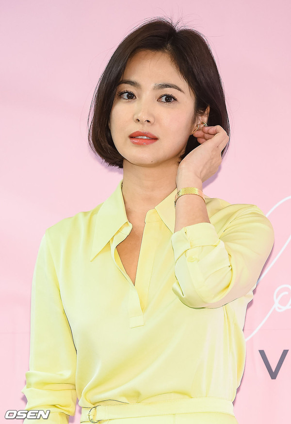 Song Hye Kyo luôn gắn liền với lối makeup trong trẻo từ khi mới vào nghề dến bây giờ