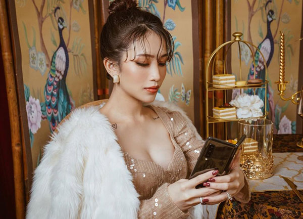 Hotmom 22 tuổi Joyce Phạm, con gái