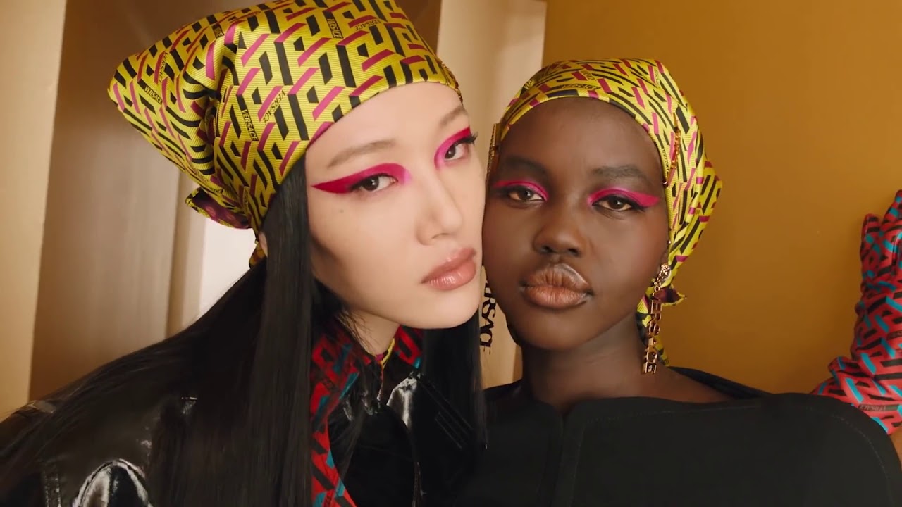 Versace ra mắt họa tiết monogram mới nhưng sao lại nhìn nhang nhác Fendi?