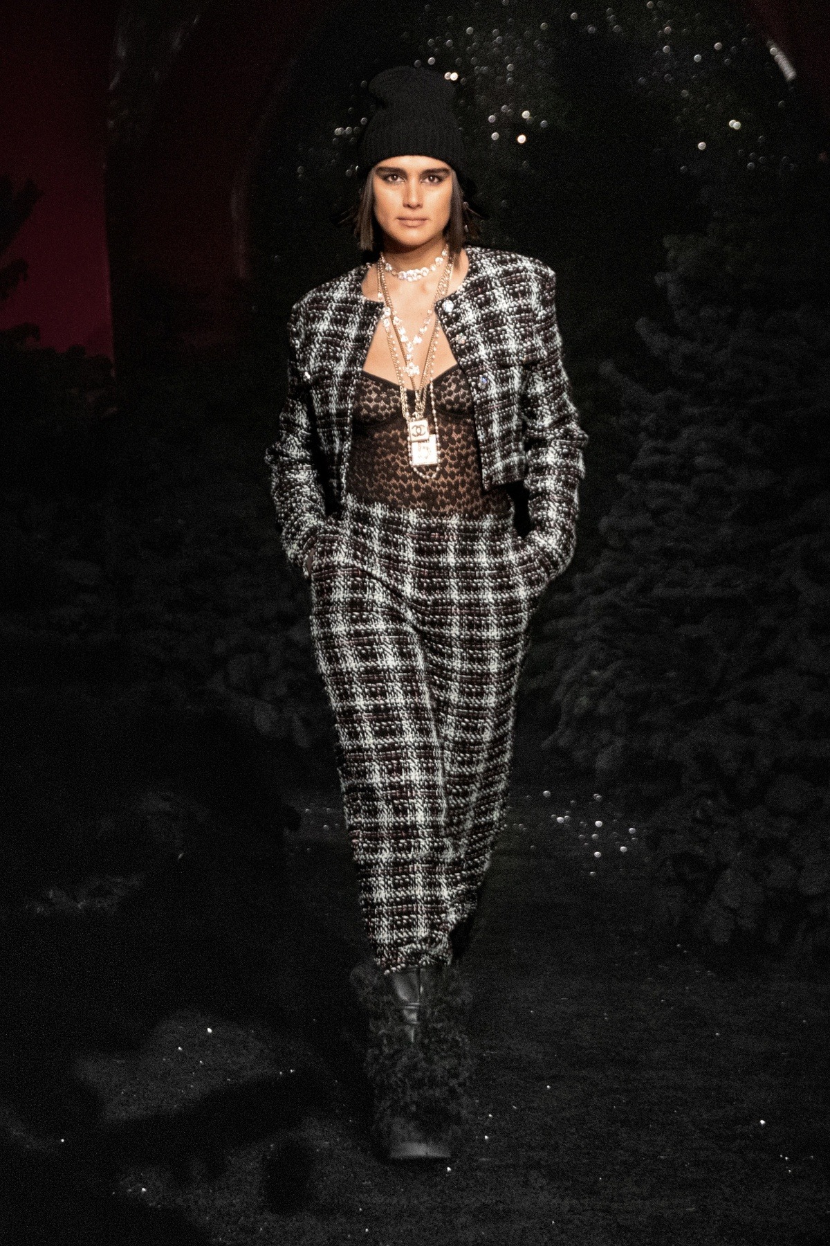 Chanel đang hướng tới hình ảnh những Luxurious Dailywear (trang phục sang trọng mặc hàng ngày).