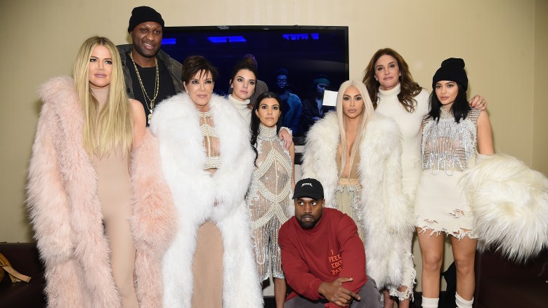 Dù yêu hay ghét, nhà Kardashian vẫn là gương mặt yêu thích của các tuần lễ thời trang.