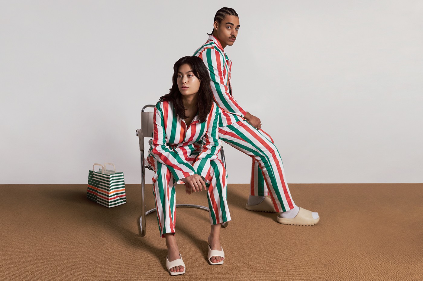 7-Eleven Thụy Điển bán Pijama nhìn giống túi đi chợ