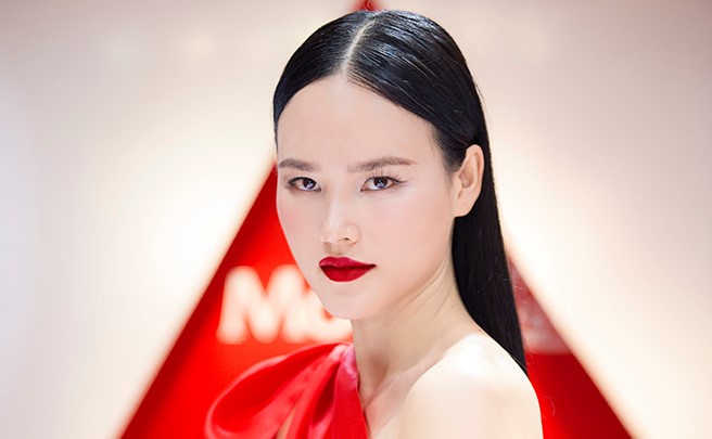Tuyết Lan đã tái xuất với vai trò first face cho show Công Trí Xuân Hè 2022