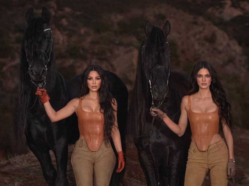 Chị em nhà Kardashian - Jenner hợp tác với nhau để cho ra mắt dòng nước hoa mới lấy cảm hứng từ những người phụ nữ tự do và môn đua ngựa.