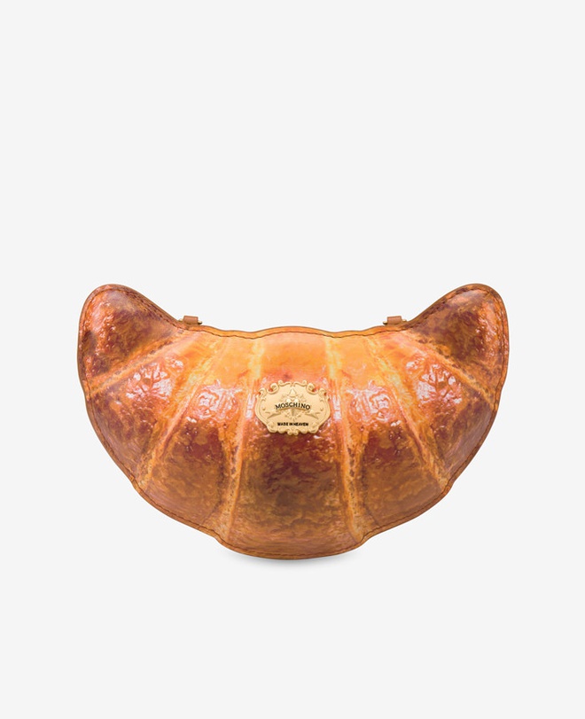Moschino từng ra mắt mẫu túi lấy cảm hứng từ hai món bánh mì trứ danh của nước Pháp.