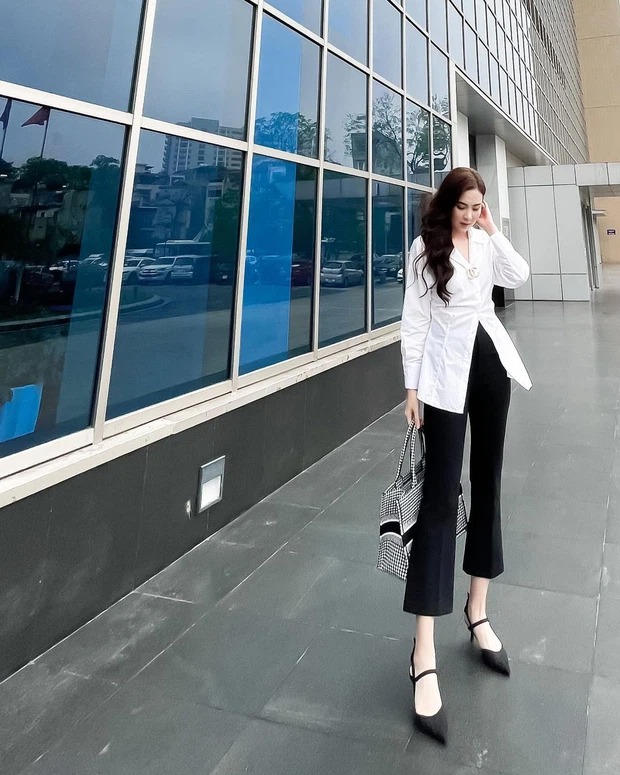 Mai Ngọc là một trong những MC xinh đẹp nhất Đài truyền hình Việt Nam. Cô sở hữu khuôn mặt đẹp và ngoại hình chuẩn nhưng cũng có đam mê kéo chân đến mức méo cả bàn chân.