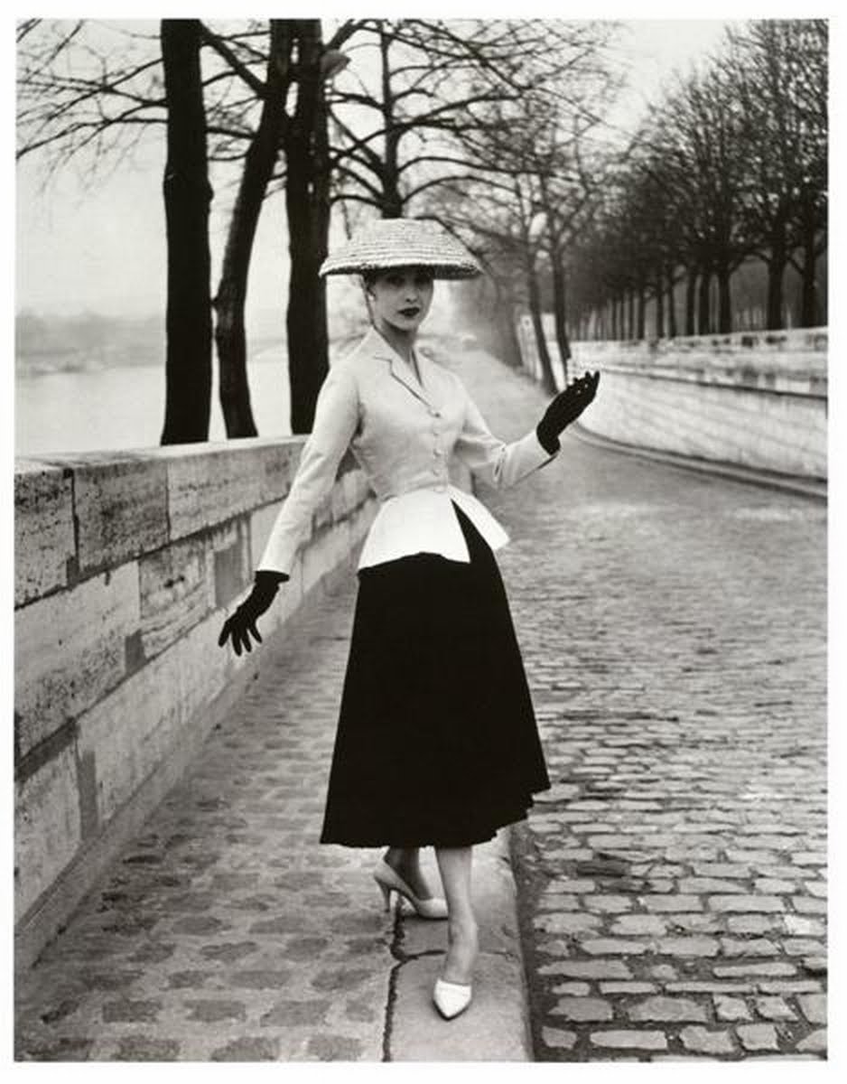 Thiết kế New Look đặc trưng của Dior. Đến ngày nay, đây vẫn là di sản của nhà mốt Pháp.