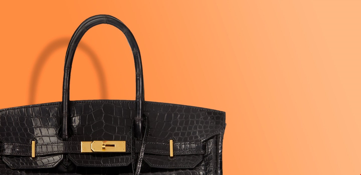 Bạn có thể bện 1000 chiếc khăn Hermès nếu muốn leo lên Mặt Trăng