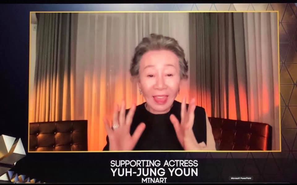 Yuh Jung Youn trong bài phát biểu nhận giải tại nhà riêng