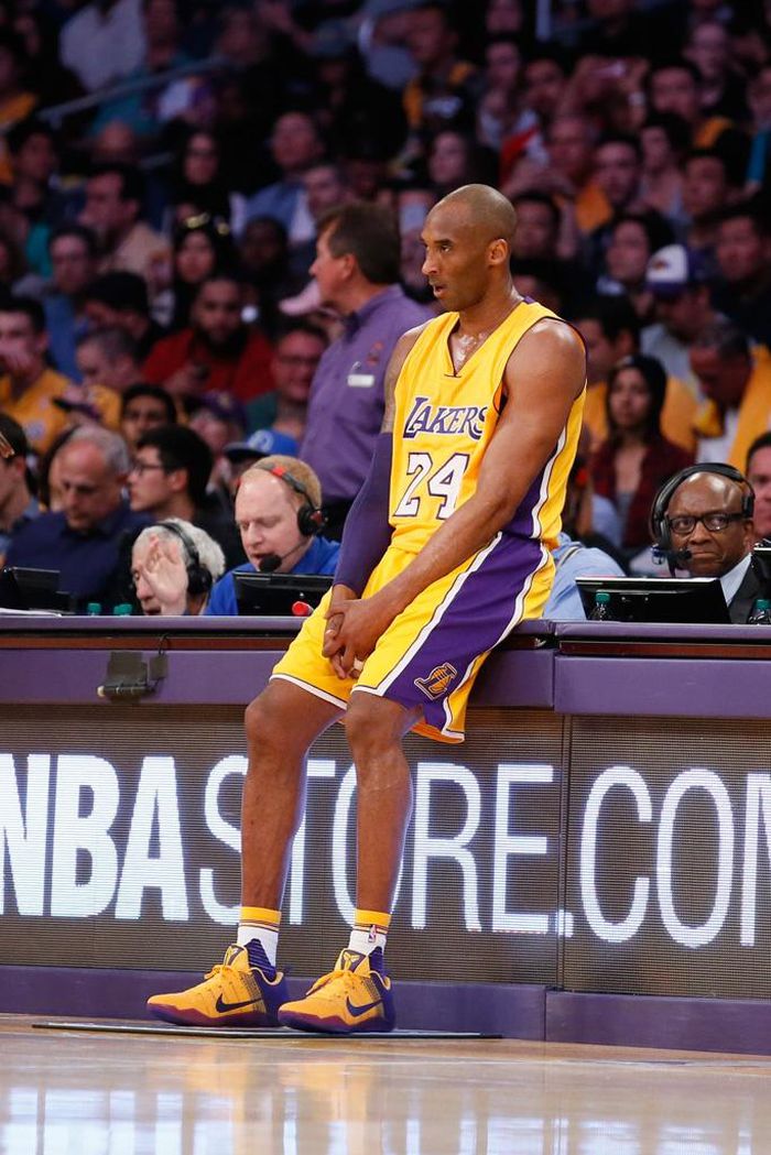 Gia đình Kobe Bryant quyết định không gia hạn thêm hợp đồng với thời trang Nike