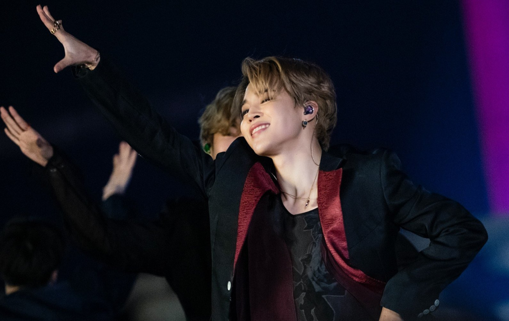Fan BTS không hài lòng khi áo còn mùi mồ hôi của Jimin (BTS) được bán đấu giá
