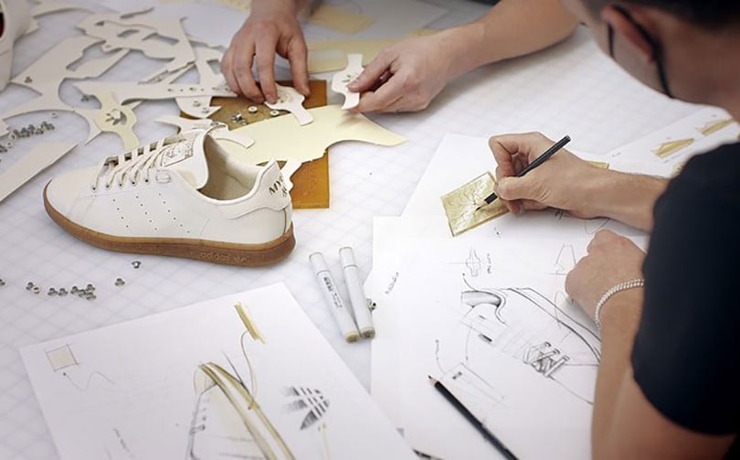 Adidas đang trong quá trình nghiên cứu để đưa da Mylo (loại da được từ rễ nấm) vào sản xuất. Dòng sản phẩm đầu tiên sử dụng Mylo là dòng giày Stan Smith.