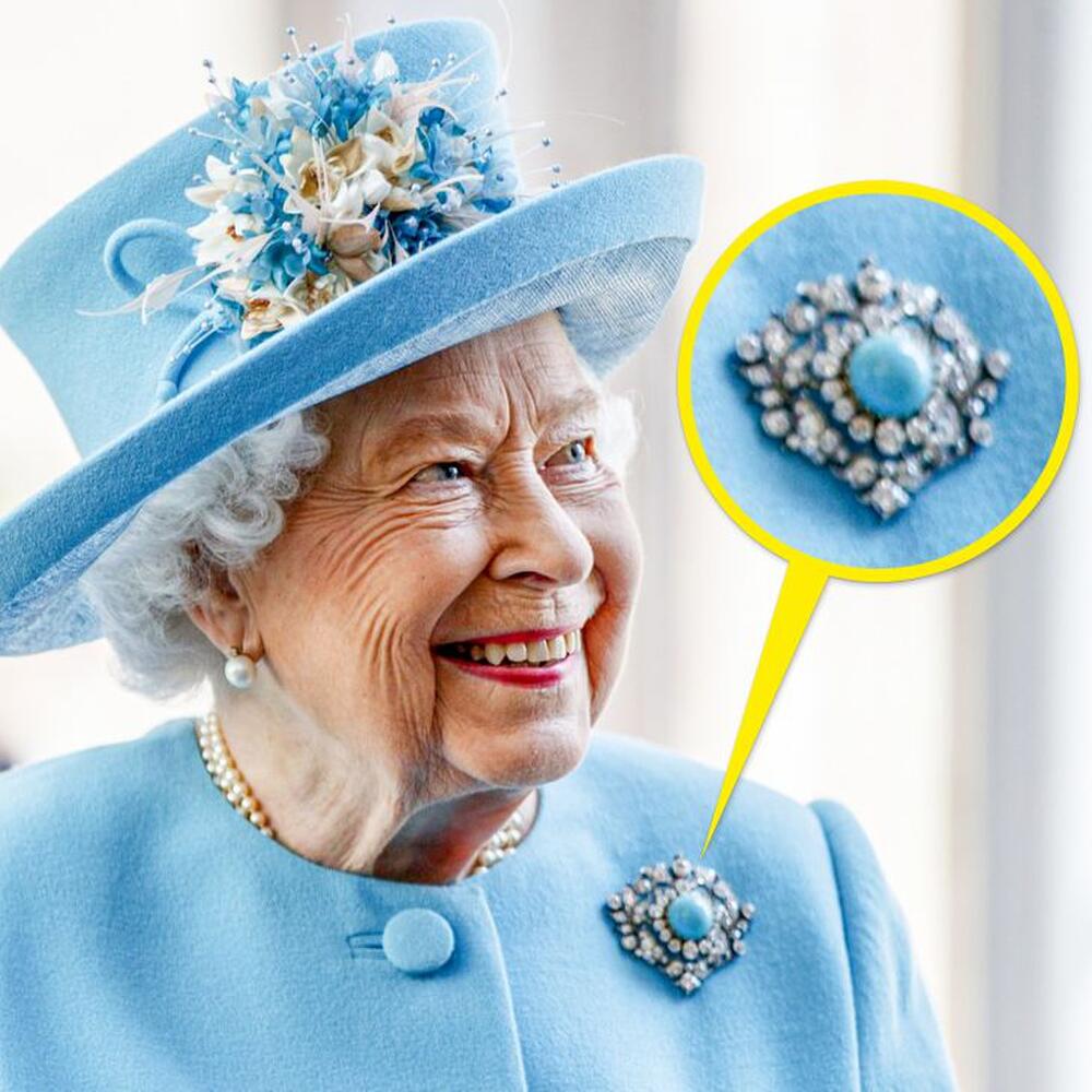 Nữ hoàng chỉ diện chiếc huy hiệu này duy nhất 2 lần