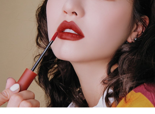 Hết tiền muốn mua son thì nghía ngay những thỏi son nội địa Trung giá chưa tới 100k 