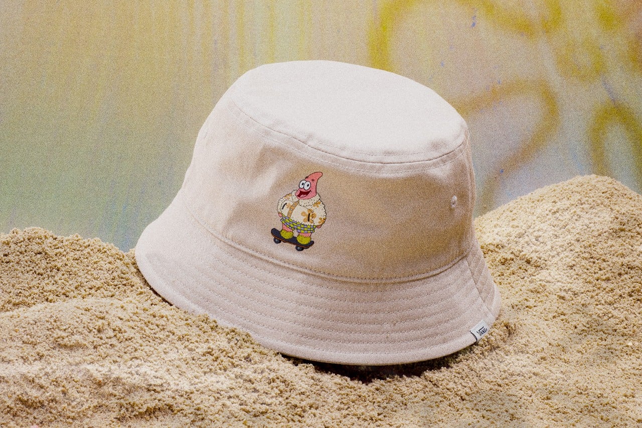 Mẫu bucket hat in hình sao biển Patrick. Năm nay, những mẫu bucket hat đang làm mưa làm gió trong lòng giới mộ điệu và trở thành must-have item cho những người yêu thời trang