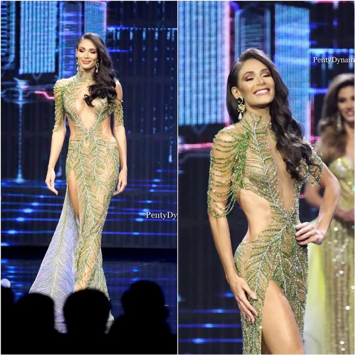 Hoa hậu Brazil phô diễn toàn bộ hình thể của mình trong chiếc váy xuyên thấu cắt xẻ táo bạo được lấy cảm hứng từ rừng Amazon. Tại Miss Grand International 2020, cô dừng chân top 5 và đoạt thêm giải phụ người đẹp có thân hình chuẩn nhất.