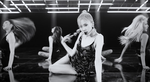 Rosé BLACKPINK tiết lộ trang phục biểu diễn yêu thích nhất 