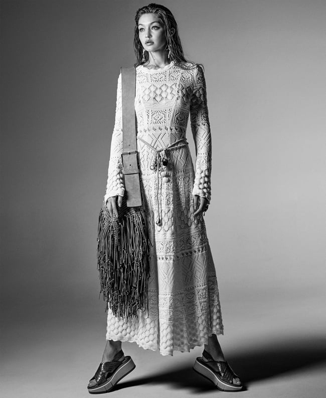 Crochet là nét đặc trưng của phong cách thời trang hippie hay bohemian thập niên 70. Chúng có nét gì đó phóng khoáng nhưng lại đầy nữ tính.