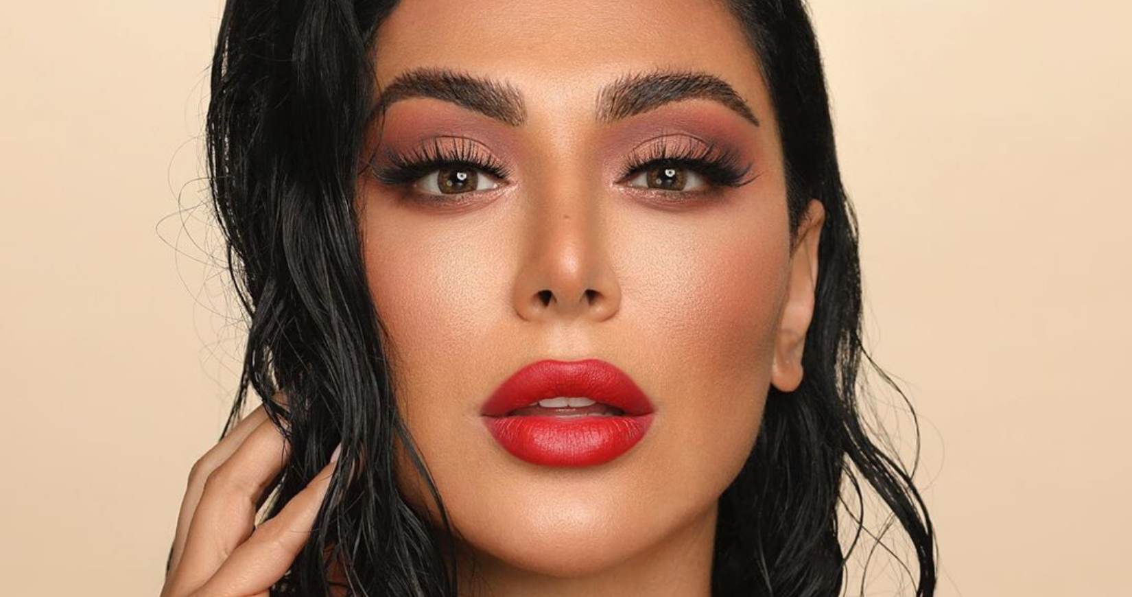 Huda Kattan - bà chủ của Huda Beauty