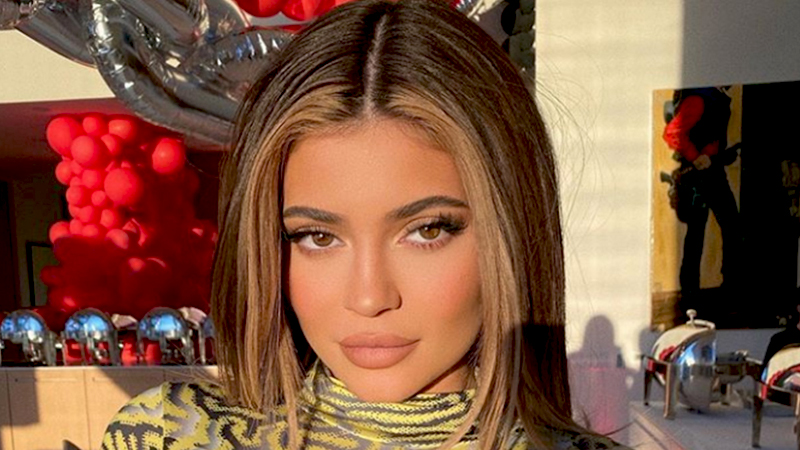 Kylie Jenner đã quyết định phẫu thuật thẩm mỹ môi vì những ký ức không vui của nụ hôn đầu.