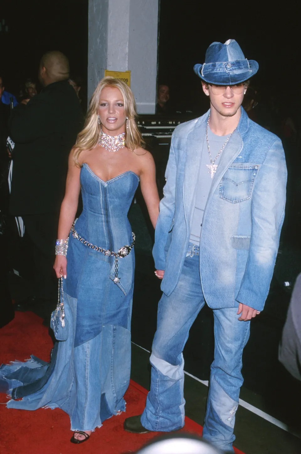 Tại American Music Awards 2001, cô và bạn trai Justin Timberlake xuất hiện với trang phục denim từ đầu đến chân. Phong cách cá tính của hai đã trở thành nguồn cảm hứng cho giới trẻ hiện nay.