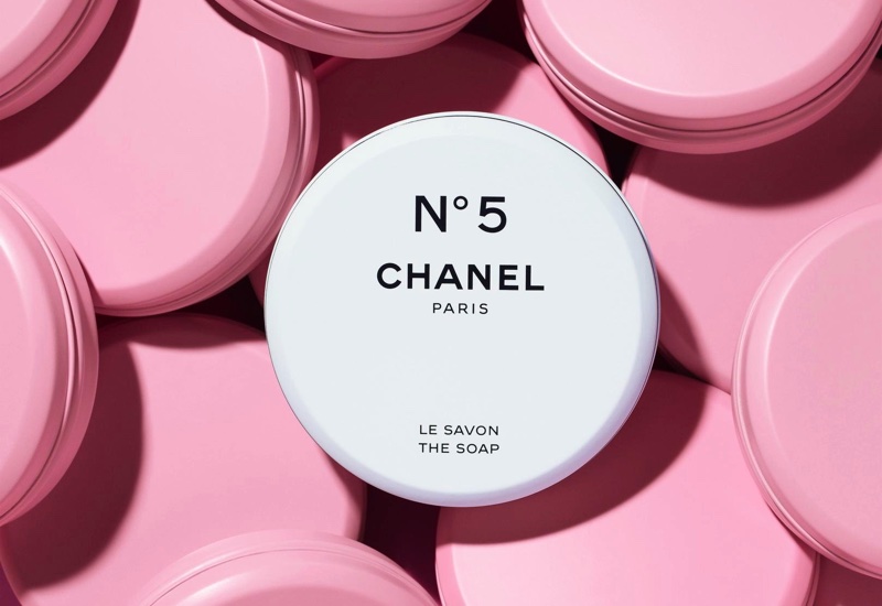 Chanel ra mắt BST giới hạn 'Factory 5' để kỷ niệm 100 năm ngày ra mắt nước hoa No.5.