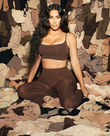 Kim Kardashian đang dần biến thương hiệu SKIMS trở thành một nhà mốt tỷ đô, thân thiện với người dùng.