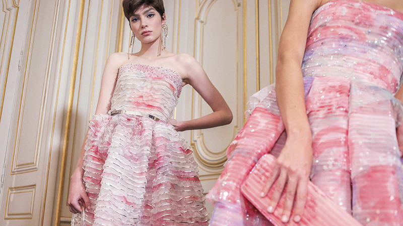 Armani Prive Haute Couture Thu Đông 2021:  Sức sáng tạo không ngừng nghỉ 