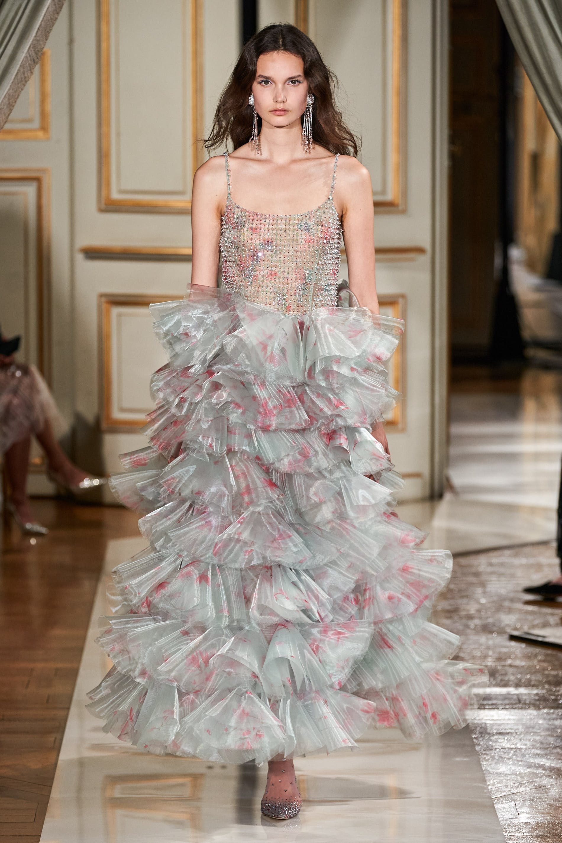 Armani Prive Haute Couture Thu Đông 2021:  Sức sáng tạo không ngừng nghỉ  - Ảnh 11