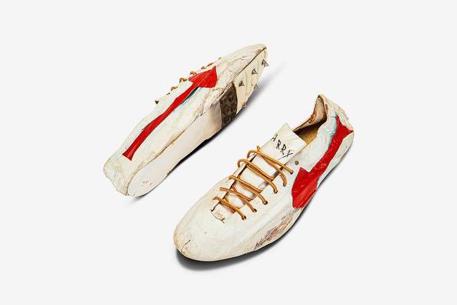 Giày Nike 60 năm tuổi được bán với giá 1 triệu USD. Đôi giày từng được vậng động viên Harry Jerome sử dụng.