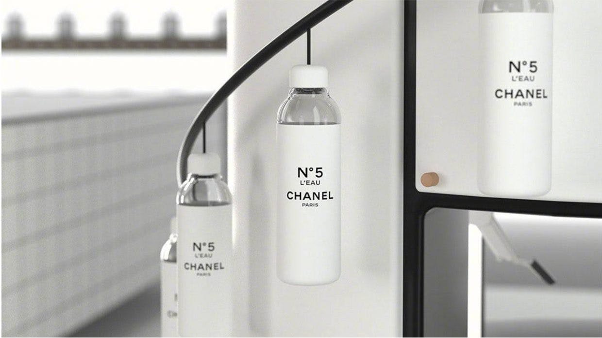 Chai nước suối này của Chanel có giá 75 USD cho thể tích 200ml