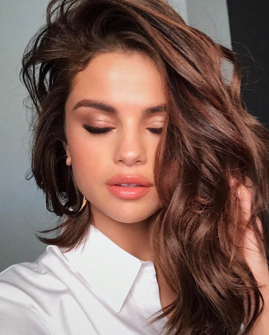 Đây là bí quyết quan trọng nhất giúp cho Selena Gomez có ngoại hình hấp dẫn trong mỗi bức ảnh selfie.