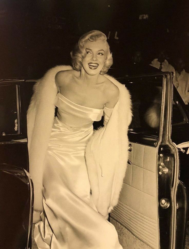 Sau này rất nhiều bộ đầm dạ hội đã được lấy cảm hứng từ chiếc váy của Monroe.