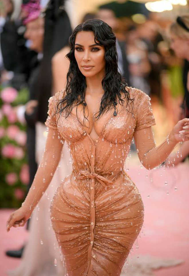 Kim Kardashian bùng nổ nhan sắc tại Met Gala 2019.
