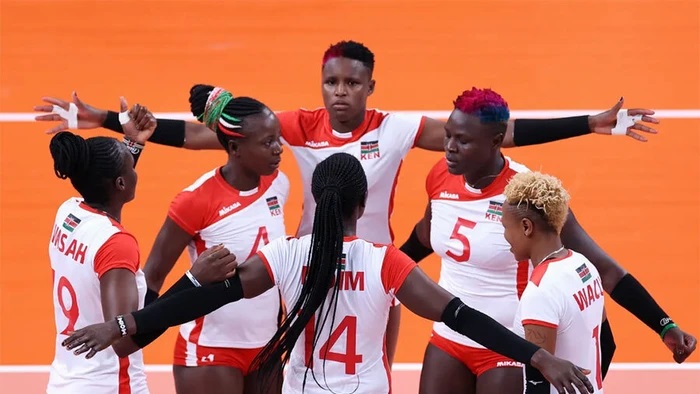 Những thành viên của đội tuyển bòng chuyền nữ Kenya cá tính với những màu tóc khác nhau. Người thì nhuộm mảng, người thì nhuộm highlight.