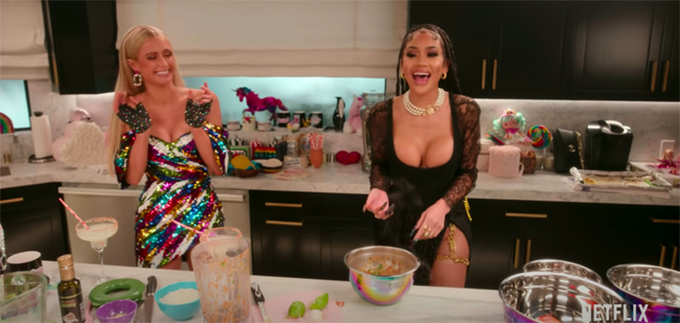 Paris Hilton diện đồ của NTK Chung Thanh Phong