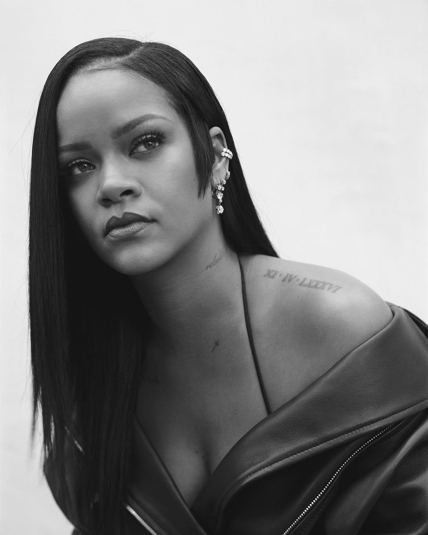 Rihanna ra mắt dòng nước hoa Fenty vào ngày 10/8.
