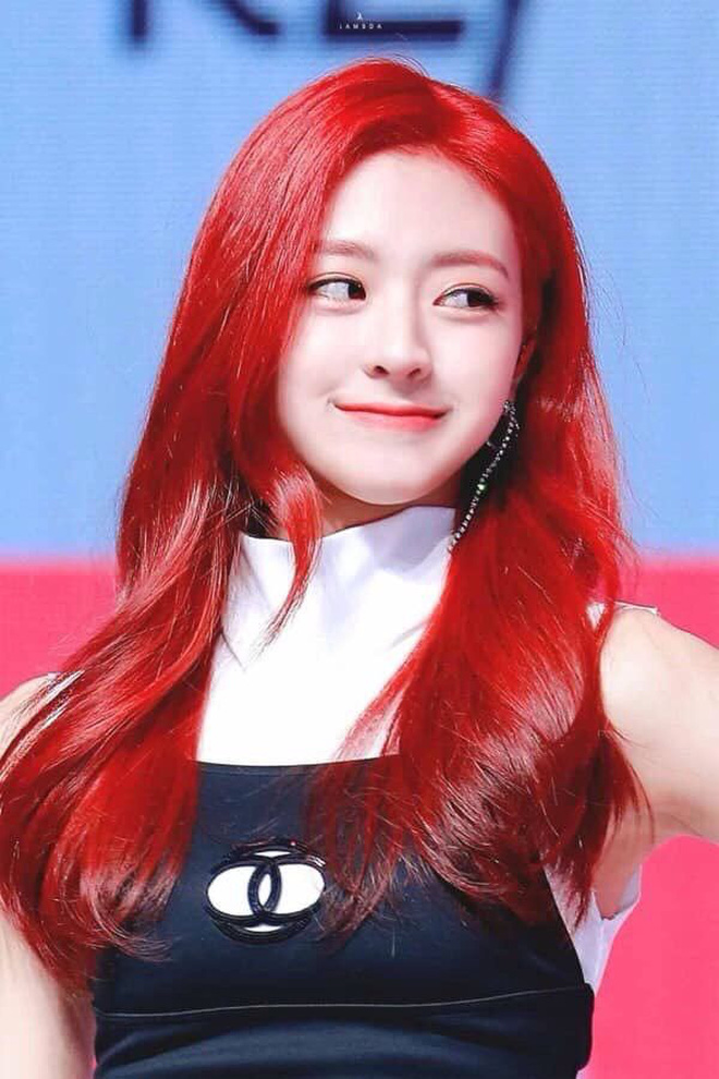 Mái tóc đỏ khiến nhiều người so sánh Yuna giống công chúa Ariel