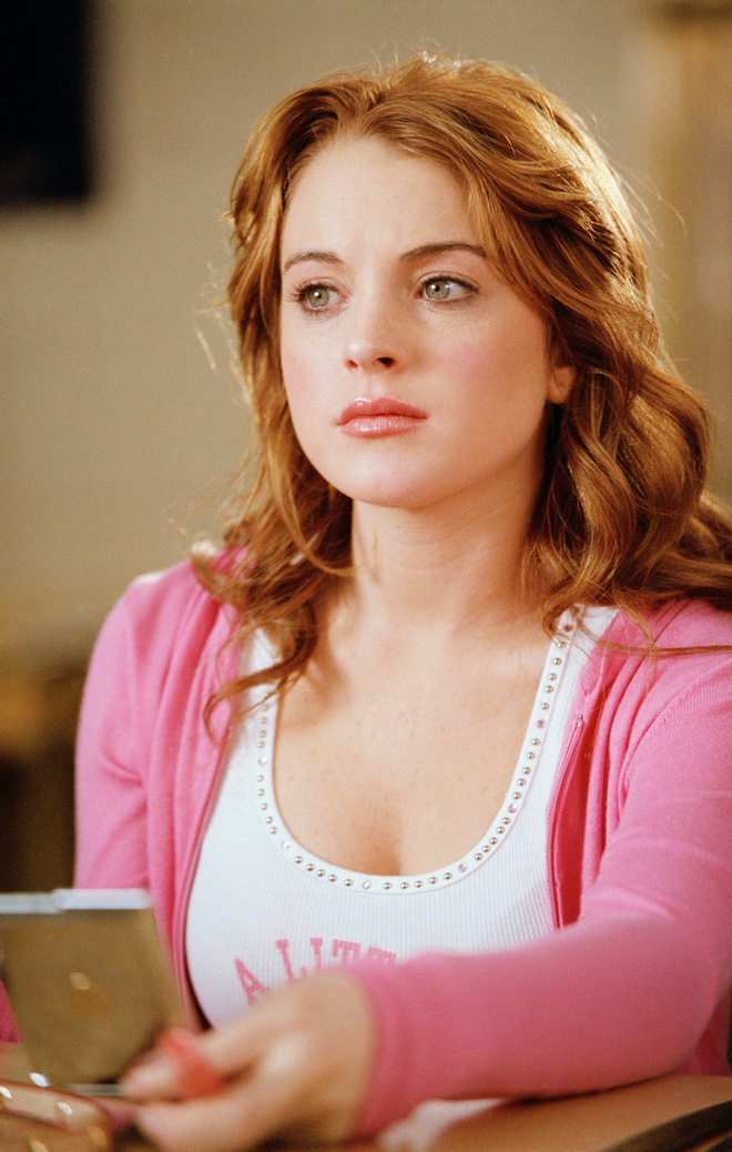 Vẻ đẹp ngọt ngào của Lindsay Lohan ngày 18 tuổi. Thời điểm bấy giờ, cô chọn cách trang điểm rất nhạt, chủ yếu nhấn vào phần má hồng.