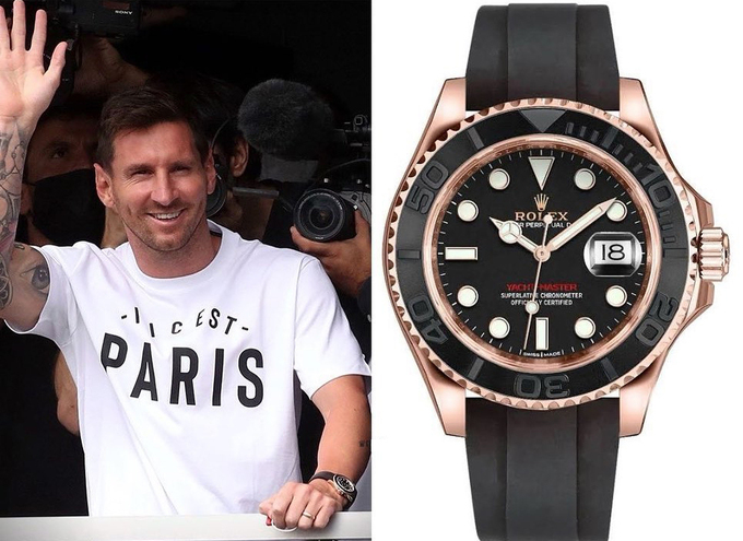Chiều ngày 10/8, sau khi giã từ Barcelona, Messi cùng vợ và 3 người con lên máy bay riêng di chuyển tới Paris. Messi đeo một chiếc đồng hồ Rolex bằng vàng 18K có giá 30.315 USD (hơn 691 triệu đồng).