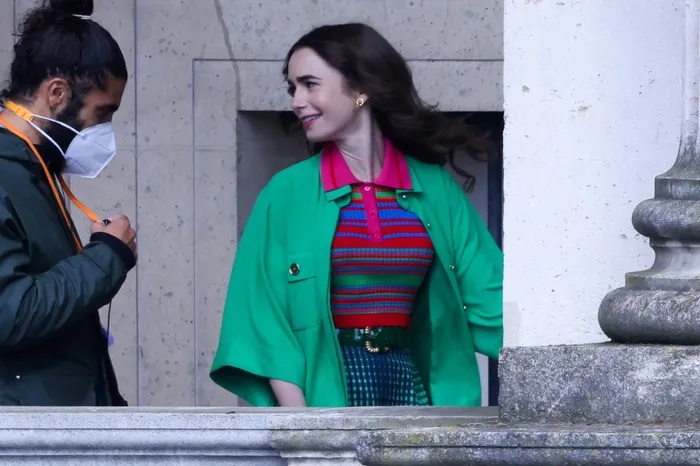 Rò rỉ những bộ cánh đầu tiên trong Emily in Paris 2