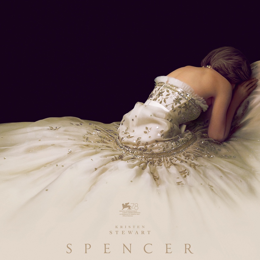 Chiếc váy Chanel mà Kristen Stewart diện trên poster phim Spencer nhận được rất nhiều sự chú ý từ công chúng.